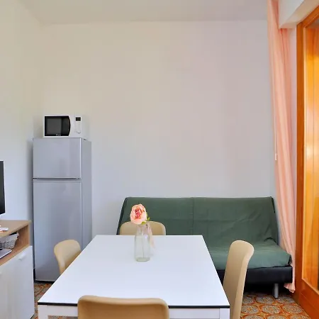 Homely Flat Near Pineda - Beahost アパート *